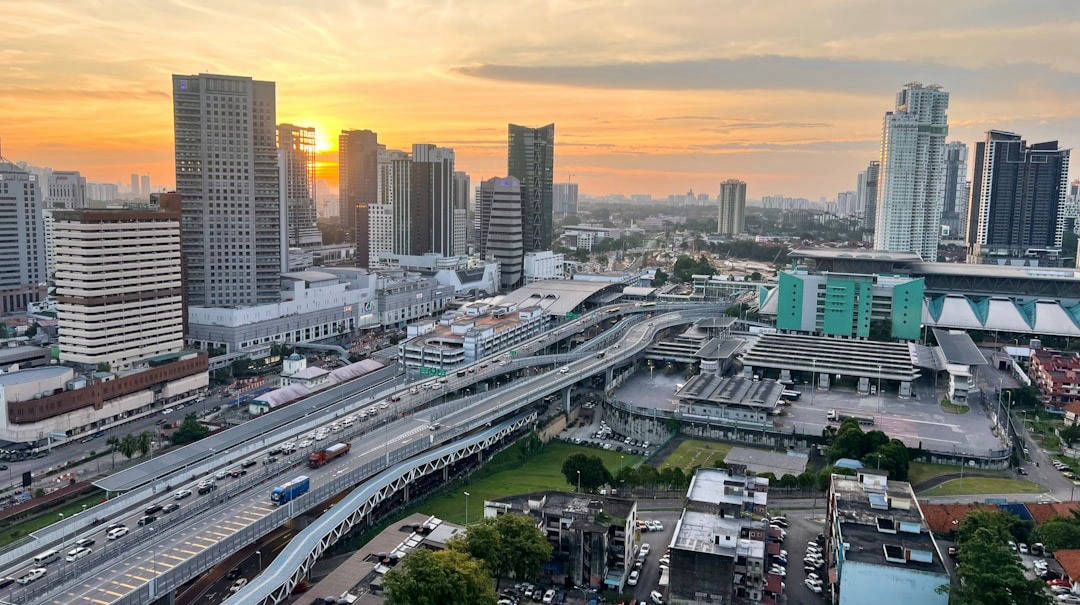 How Singaporeans with Property in Malaysia Can Apply for MM2H
